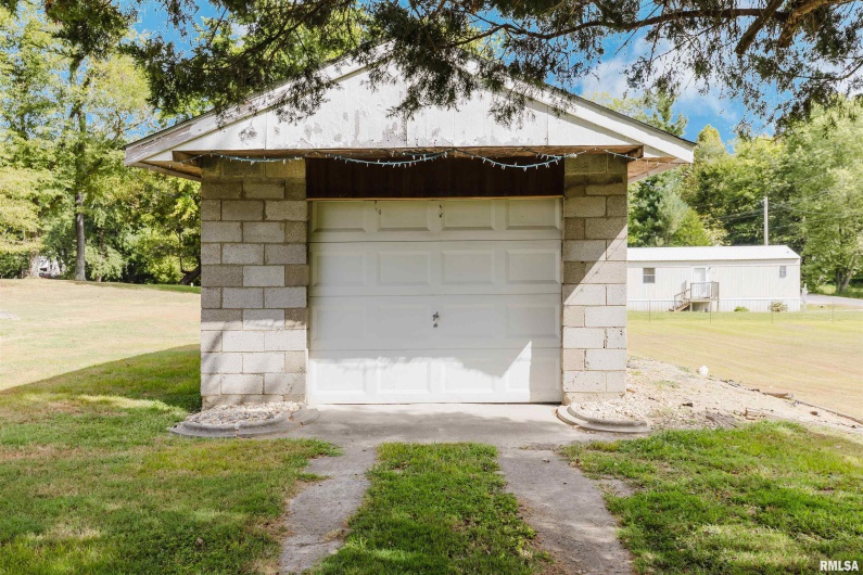 206 HUNTER Street, Marion, Illinois 62959, 2 Bedrooms Bedrooms, 0 ,1 BathroomBathrooms,Residential,For Sale,HUNTER,0,RMAQC4267098