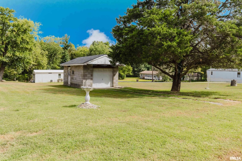 206 HUNTER Street, Marion, Illinois 62959, 2 Bedrooms Bedrooms, 0 ,1 BathroomBathrooms,Residential,For Sale,HUNTER,0,RMAQC4267098