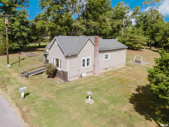206 HUNTER Street, Marion, Illinois 62959, 2 Bedrooms Bedrooms, 0 ,1 BathroomBathrooms,Residential,For Sale,HUNTER,0,RMAQC4267098