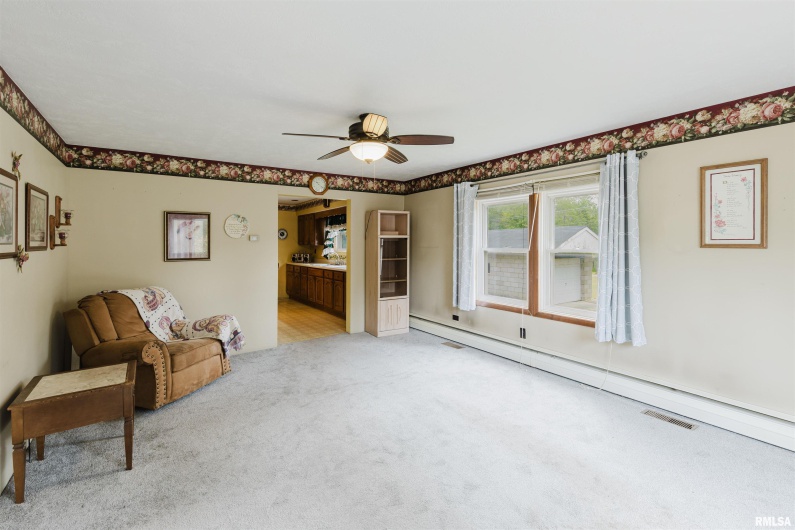 206 HUNTER Street, Marion, Illinois 62959, 2 Bedrooms Bedrooms, 0 ,1 BathroomBathrooms,Residential,For Sale,HUNTER,0,RMAQC4267098