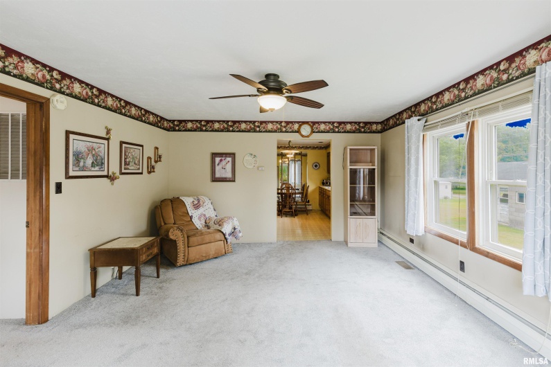 206 HUNTER Street, Marion, Illinois 62959, 2 Bedrooms Bedrooms, 0 ,1 BathroomBathrooms,Residential,For Sale,HUNTER,0,RMAQC4267098
