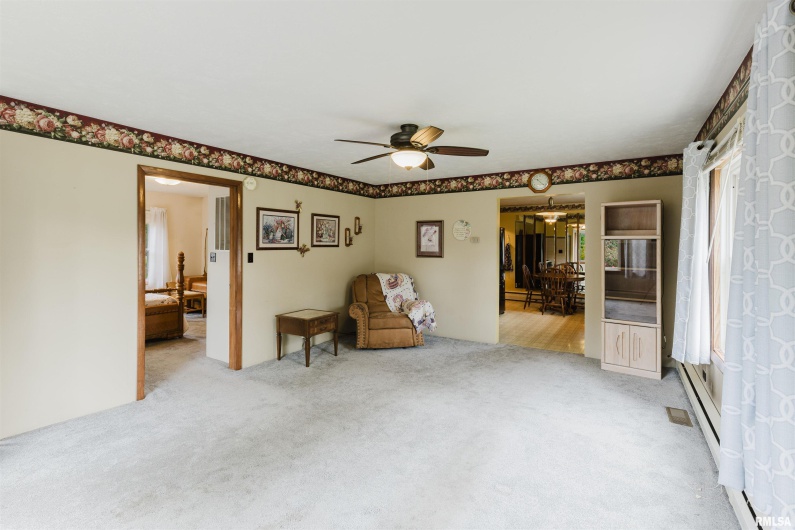 206 HUNTER Street, Marion, Illinois 62959, 2 Bedrooms Bedrooms, 0 ,1 BathroomBathrooms,Residential,For Sale,HUNTER,0,RMAQC4267098