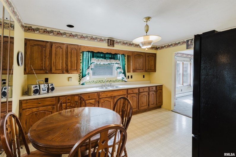 206 HUNTER Street, Marion, Illinois 62959, 2 Bedrooms Bedrooms, 0 ,1 BathroomBathrooms,Residential,For Sale,HUNTER,0,RMAQC4267098