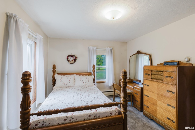 206 HUNTER Street, Marion, Illinois 62959, 2 Bedrooms Bedrooms, 0 ,1 BathroomBathrooms,Residential,For Sale,HUNTER,0,RMAQC4267098