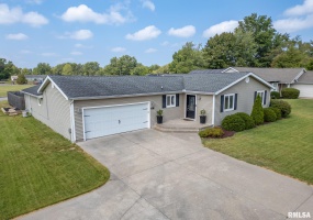 611 CRAB ORCHARD Boulevard, Carterville, Illinois 62918, 3 Bedrooms Bedrooms, 0 ,2 BathroomsBathrooms,Residential,For Sale,CRAB ORCHARD,0,RMAEB459625