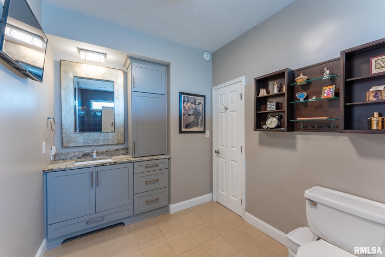 611 CRAB ORCHARD Boulevard, Carterville, Illinois 62918, 3 Bedrooms Bedrooms, 0 ,2 BathroomsBathrooms,Residential,For Sale,CRAB ORCHARD,0,RMAEB459625