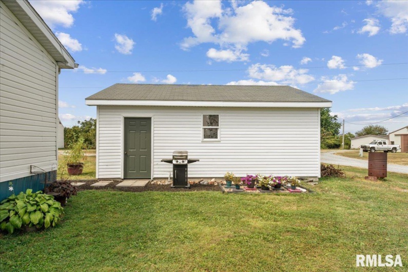 85 GOLDENROD Lane, Goreville, Illinois 62939, 3 Bedrooms Bedrooms, 0 ,2 BathroomsBathrooms,Residential,For Sale,GOLDENROD,0,RMAEB459627