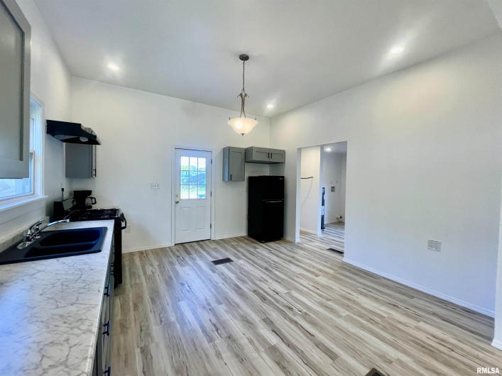 1302 CATHERINE Street, Metropolis, Illinois 62960, 2 Bedrooms Bedrooms, 0 ,1 BathroomBathrooms,Residential,For Sale,CATHERINE,0,RMAEB459630