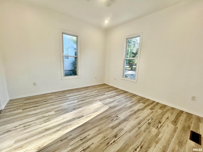 1302 CATHERINE Street, Metropolis, Illinois 62960, 2 Bedrooms Bedrooms, 0 ,1 BathroomBathrooms,Residential,For Sale,CATHERINE,0,RMAEB459630