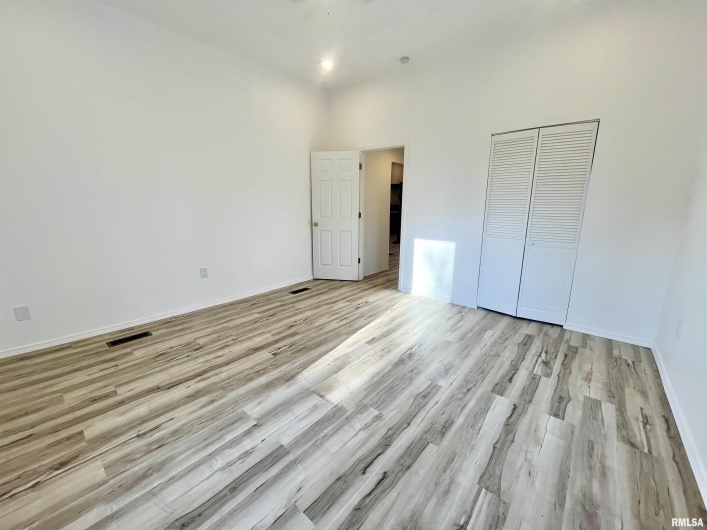 1302 CATHERINE Street, Metropolis, Illinois 62960, 2 Bedrooms Bedrooms, 0 ,1 BathroomBathrooms,Residential,For Sale,CATHERINE,0,RMAEB459630