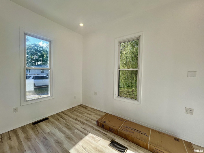 1302 CATHERINE Street, Metropolis, Illinois 62960, 2 Bedrooms Bedrooms, 0 ,1 BathroomBathrooms,Residential,For Sale,CATHERINE,0,RMAEB459630