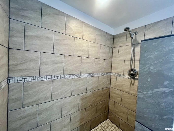 1302 CATHERINE Street, Metropolis, Illinois 62960, 2 Bedrooms Bedrooms, 0 ,1 BathroomBathrooms,Residential,For Sale,CATHERINE,0,RMAEB459630