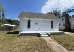 1302 CATHERINE Street, Metropolis, Illinois 62960, 2 Bedrooms Bedrooms, 0 ,1 BathroomBathrooms,Residential,For Sale,CATHERINE,0,RMAEB459630
