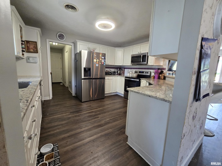207 Bob A Rosa Avenue A, Murphysboro, Illinois 62966, 3 Bedrooms Bedrooms, 0 ,2 BathroomsBathrooms,Residential,For Sale,Bob A Rosa,0,RMAEB459631