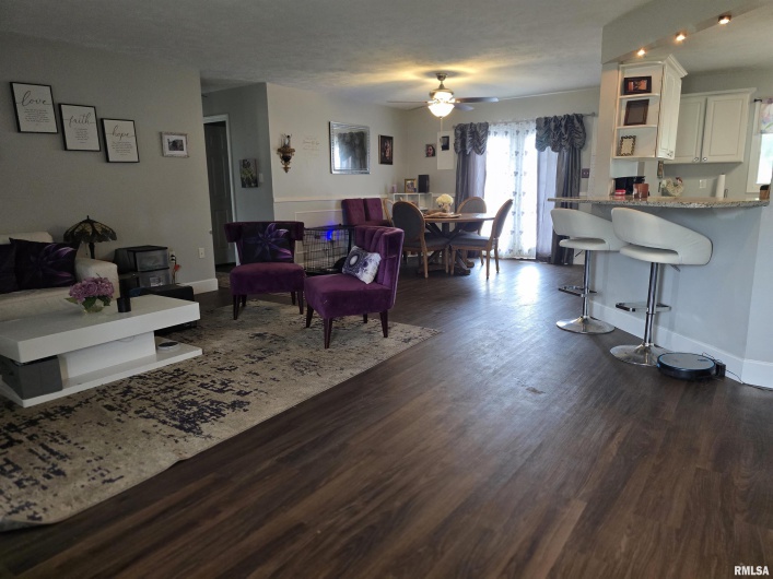 207 Bob A Rosa Avenue A, Murphysboro, Illinois 62966, 3 Bedrooms Bedrooms, 0 ,2 BathroomsBathrooms,Residential,For Sale,Bob A Rosa,0,RMAEB459631