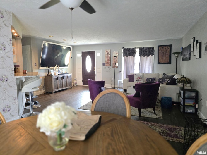 207 Bob A Rosa Avenue A, Murphysboro, Illinois 62966, 3 Bedrooms Bedrooms, 0 ,2 BathroomsBathrooms,Residential,For Sale,Bob A Rosa,0,RMAEB459631