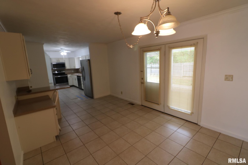 101 Lingale Street, Marion, Illinois 62959, 3 Bedrooms Bedrooms, 0 ,2 BathroomsBathrooms,Residential,For Sale,Lingale,0,RMAEB459628