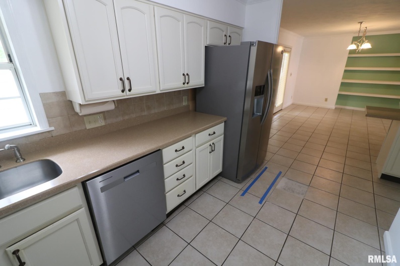 101 Lingale Street, Marion, Illinois 62959, 3 Bedrooms Bedrooms, 0 ,2 BathroomsBathrooms,Residential,For Sale,Lingale,0,RMAEB459628