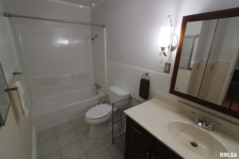 101 Lingale Street, Marion, Illinois 62959, 3 Bedrooms Bedrooms, 0 ,2 BathroomsBathrooms,Residential,For Sale,Lingale,0,RMAEB459628