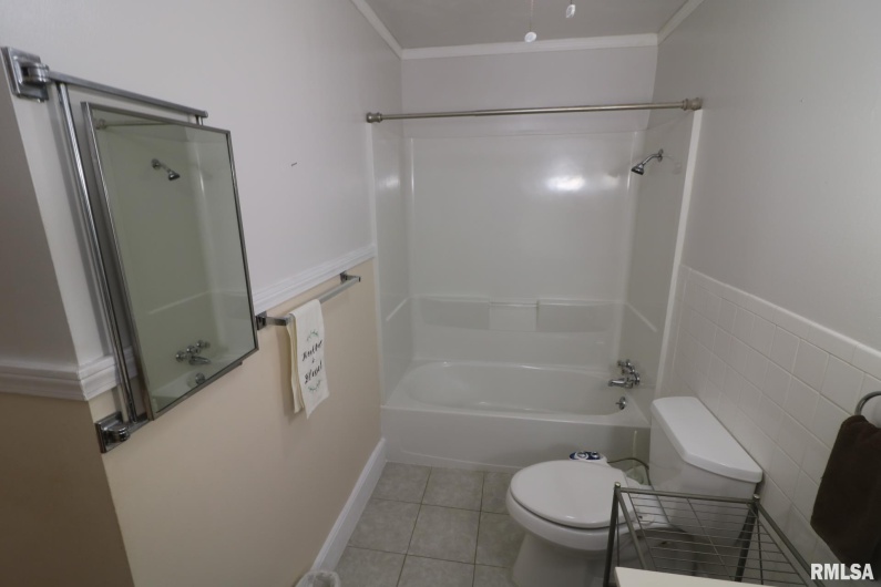 101 Lingale Street, Marion, Illinois 62959, 3 Bedrooms Bedrooms, 0 ,2 BathroomsBathrooms,Residential,For Sale,Lingale,0,RMAEB459628
