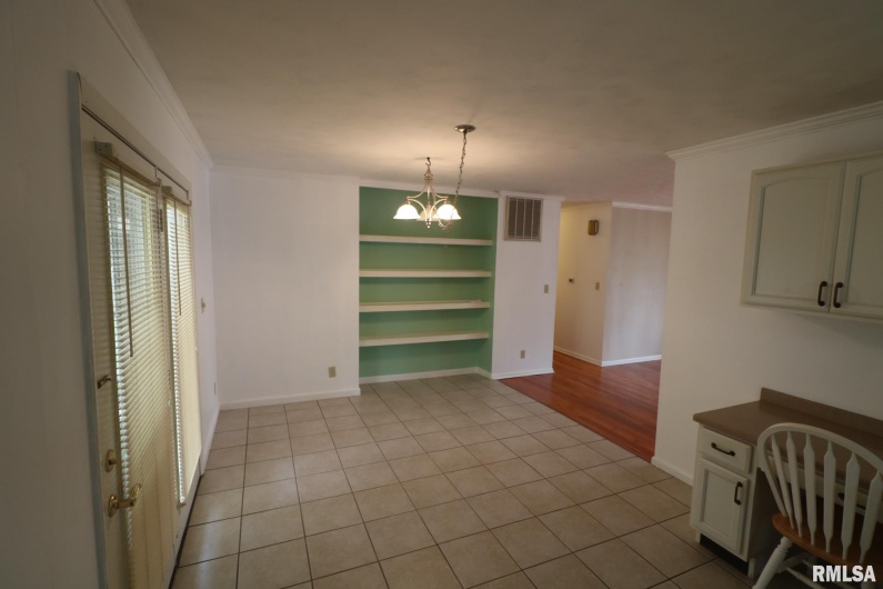 101 Lingale Street, Marion, Illinois 62959, 3 Bedrooms Bedrooms, 0 ,2 BathroomsBathrooms,Residential,For Sale,Lingale,0,RMAEB459628