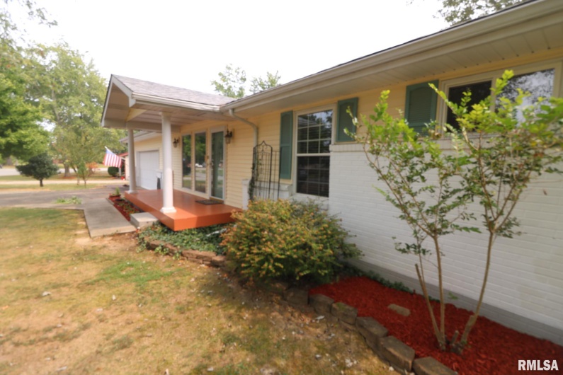 101 Lingale Street, Marion, Illinois 62959, 3 Bedrooms Bedrooms, 0 ,2 BathroomsBathrooms,Residential,For Sale,Lingale,0,RMAEB459628