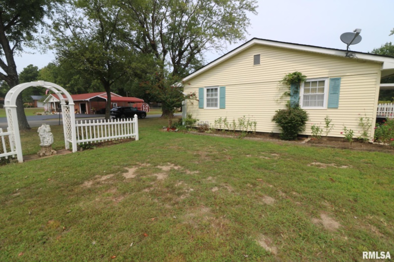 101 Lingale Street, Marion, Illinois 62959, 3 Bedrooms Bedrooms, 0 ,2 BathroomsBathrooms,Residential,For Sale,Lingale,0,RMAEB459628