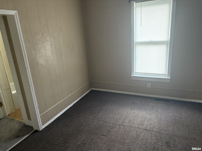 2142 HERBERT Street, Murphysboro, Illinois 62966, 3 Bedrooms Bedrooms, 0 ,1 BathroomBathrooms,Residential,For Sale,HERBERT,0,RMAEB459633