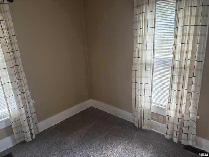 2142 HERBERT Street, Murphysboro, Illinois 62966, 3 Bedrooms Bedrooms, 0 ,1 BathroomBathrooms,Residential,For Sale,HERBERT,0,RMAEB459633