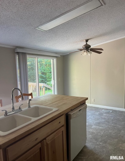 69/94 High Ridge Road, Carbondale, Illinois 62901, 3 Bedrooms Bedrooms, 0 ,2 BathroomsBathrooms,Residential,For Sale,High Ridge,0,RMAEB459635