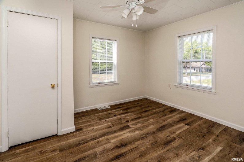 491 WELLS Road, Murphysboro, Illinois 62966, 2 Bedrooms Bedrooms, 0 ,1 BathroomBathrooms,Residential,For Sale,WELLS,0,RMAEB459634