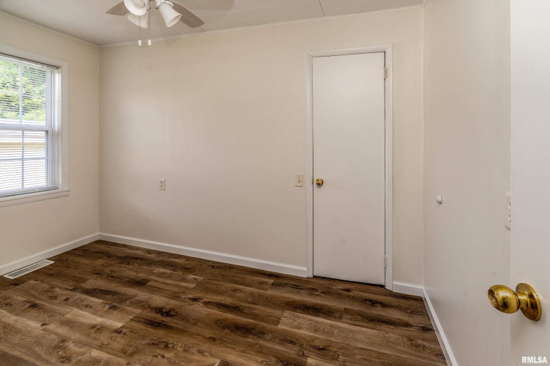 491 WELLS Road, Murphysboro, Illinois 62966, 2 Bedrooms Bedrooms, 0 ,1 BathroomBathrooms,Residential,For Sale,WELLS,0,RMAEB459634