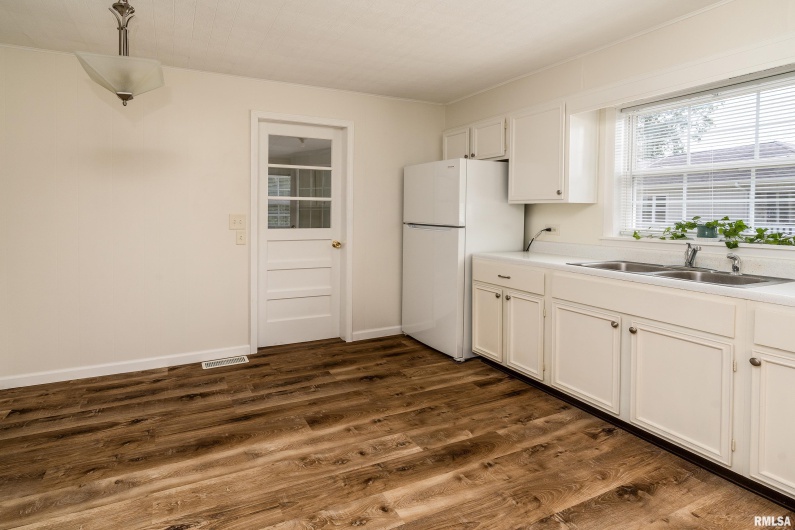 491 WELLS Road, Murphysboro, Illinois 62966, 2 Bedrooms Bedrooms, 0 ,1 BathroomBathrooms,Residential,For Sale,WELLS,0,RMAEB459634
