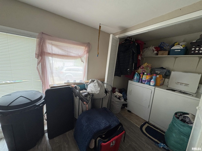800 Giant City Road, Carbondale, Illinois 62901, 3 Bedrooms Bedrooms, 0 ,1 BathroomBathrooms,Residential,For Sale,Giant City,0,RMAEB459639