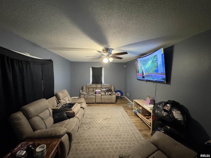 800 Giant City Road, Carbondale, Illinois 62901, 3 Bedrooms Bedrooms, 0 ,1 BathroomBathrooms,Residential,For Sale,Giant City,0,RMAEB459639