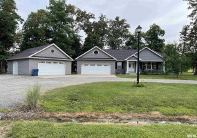 15744 Ciara Road, Marion, Illinois 62959, 3 Bedrooms Bedrooms, 0 ,2 BathroomsBathrooms,Residential,For Sale,Ciara,0,RMAQC4267152
