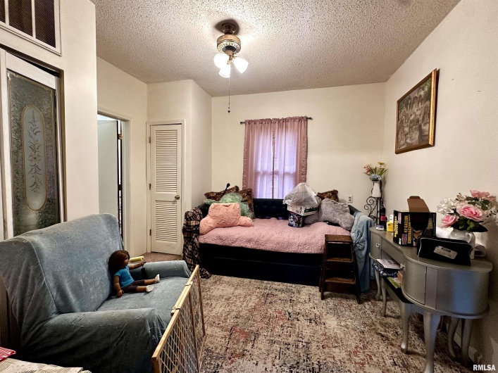 305 LINCOLN Street, Harrisburg, Illinois 62946, 2 Bedrooms Bedrooms, 0 ,1 BathroomBathrooms,Residential,For Sale,LINCOLN,0,RMAQC4267159
