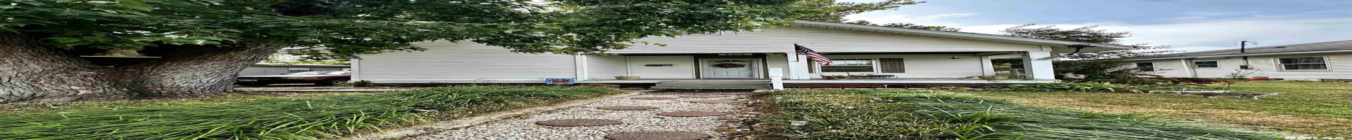 Residential For Sale 305 LINCOLN Street, Harrisburg, Illinois 62946, 2 Bedrooms Bedrooms, 0 ,1 BathroomBathrooms,Residential,For Sale,LINCOLN,0,RMAQC4267159