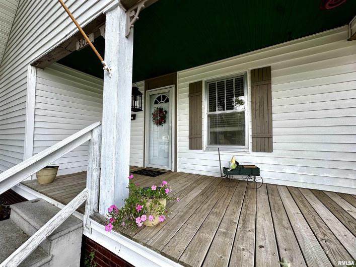 305 LINCOLN Street, Harrisburg, Illinois 62946, 2 Bedrooms Bedrooms, 0 ,1 BathroomBathrooms,Residential,For Sale,LINCOLN,0,RMAQC4267159