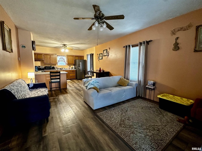 305 LINCOLN Street, Harrisburg, Illinois 62946, 2 Bedrooms Bedrooms, 0 ,1 BathroomBathrooms,Residential,For Sale,LINCOLN,0,RMAQC4267159