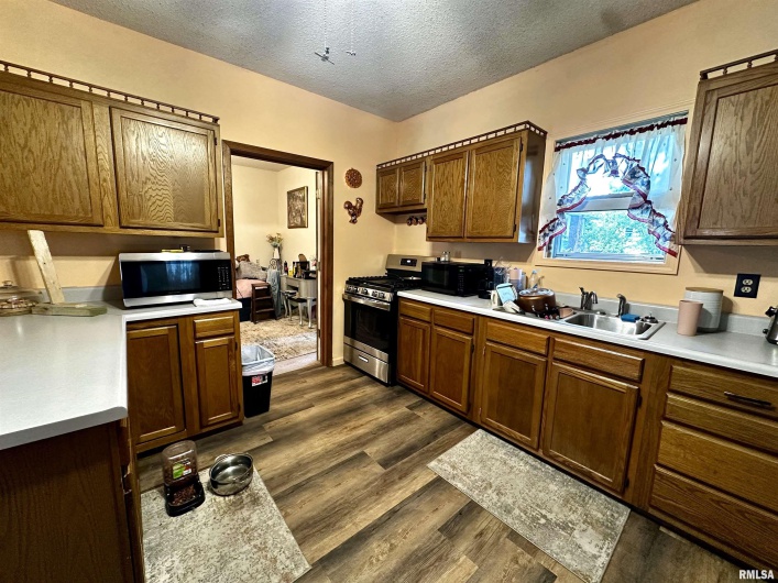 305 LINCOLN Street, Harrisburg, Illinois 62946, 2 Bedrooms Bedrooms, 0 ,1 BathroomBathrooms,Residential,For Sale,LINCOLN,0,RMAQC4267159