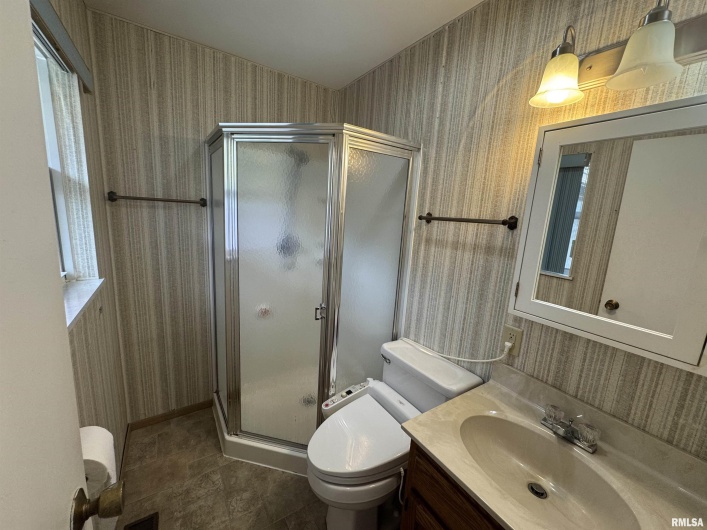 800 DOGWOOD Lane, Marion, Illinois 62959, 3 Bedrooms Bedrooms, 0 ,2 BathroomsBathrooms,Residential,For Sale,DOGWOOD,0,RMAEB459646