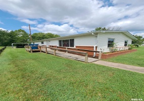 210 CHESTNUT Street, DeSoto, Illinois 62924, 3 Bedrooms Bedrooms, 0 ,1 BathroomBathrooms,Residential,For Sale,CHESTNUT,0,RMAQC4267182