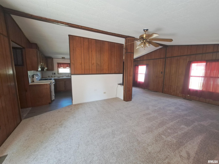 210 CHESTNUT Street, DeSoto, Illinois 62924, 3 Bedrooms Bedrooms, 0 ,1 BathroomBathrooms,Residential,For Sale,CHESTNUT,0,RMAQC4267182