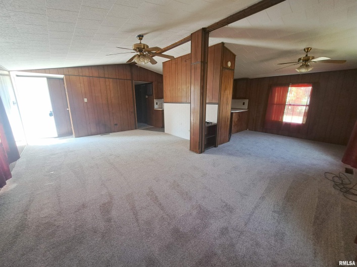 210 CHESTNUT Street, DeSoto, Illinois 62924, 3 Bedrooms Bedrooms, 0 ,1 BathroomBathrooms,Residential,For Sale,CHESTNUT,0,RMAQC4267182