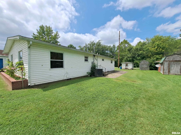 210 CHESTNUT Street, DeSoto, Illinois 62924, 3 Bedrooms Bedrooms, 0 ,1 BathroomBathrooms,Residential,For Sale,CHESTNUT,0,RMAQC4267182