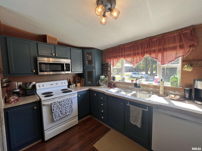 9549 Johns Lane, Marion, Illinois 62959, 3 Bedrooms Bedrooms, 0 ,0,Manufactured In Park,For Sale,Johns,0,RMAEB459654