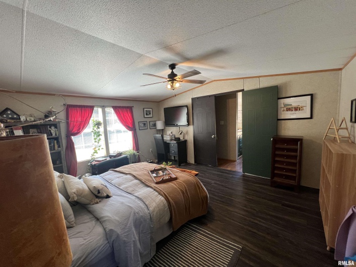 9549 Johns Lane, Marion, Illinois 62959, 3 Bedrooms Bedrooms, 0 ,0,Manufactured In Park,For Sale,Johns,0,RMAEB459654