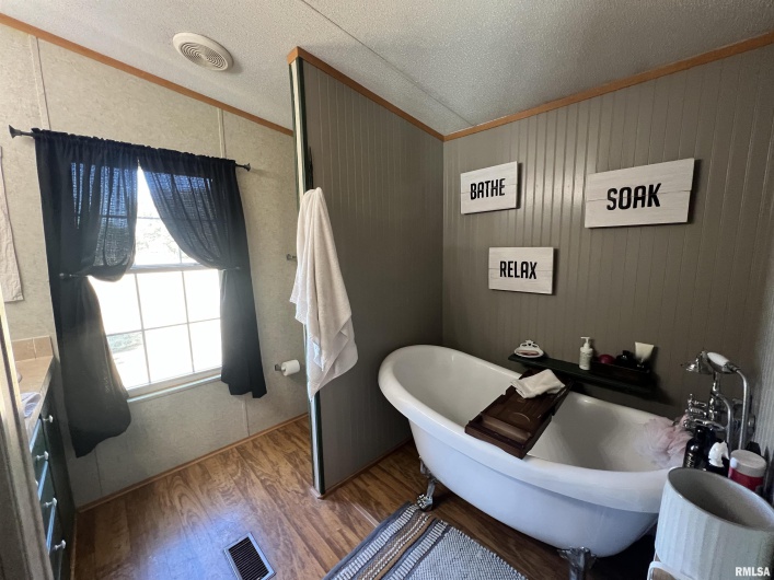 9549 Johns Lane, Marion, Illinois 62959, 3 Bedrooms Bedrooms, 0 ,0,Manufactured In Park,For Sale,Johns,0,RMAEB459654