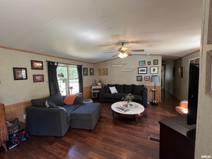 9549 Johns Lane, Marion, Illinois 62959, 3 Bedrooms Bedrooms, 0 ,0,Manufactured In Park,For Sale,Johns,0,RMAEB459654